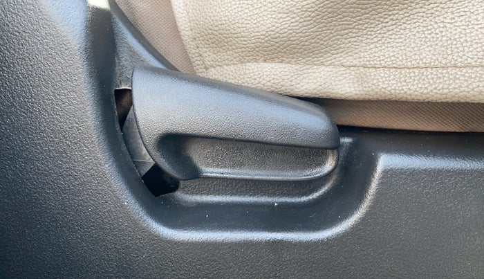 2016 Maruti Wagon R 1.0 VXI, Petrol, Manual, 1,13,290 km, Driver Side Adjustment Panel