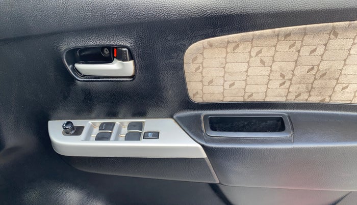 2016 Maruti Wagon R 1.0 VXI, Petrol, Manual, 1,13,290 km, Driver Side Door Panels Control
