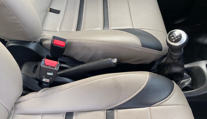 2016 Maruti Wagon R 1.0 VXI, Petrol, Manual, 1,13,290 km, Gear Lever