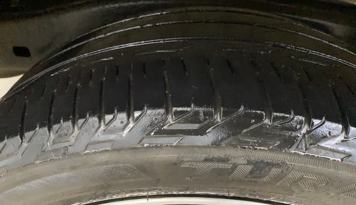 2021 Toyota Innova Crysta 2.7 ZX AT 7 STR, Petrol, Automatic, 59,450 km, Right Rear Tyre Tread