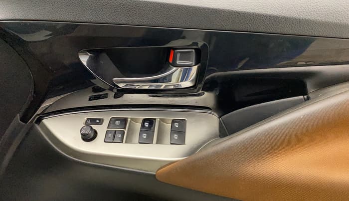 2021 Toyota Innova Crysta 2.7 ZX AT 7 STR, Petrol, Automatic, 59,450 km, Driver Side Door Panels Control