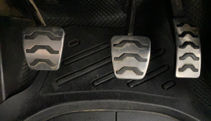 2015 Hyundai i20 Active 1.2 SX, Petrol, Manual, 1,00,190 km, Pedals