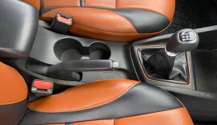 2015 Hyundai i20 Active 1.2 SX, Petrol, Manual, 1,00,190 km, Gear Lever