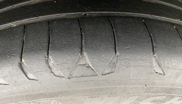 2015 Hyundai i20 Active 1.2 SX, Petrol, Manual, 1,00,190 km, Right Rear Tyre Tread