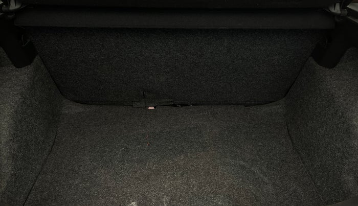 2018 Volkswagen Polo HIGHLINE PLUS 1.0 16 ALLOY, Petrol, Manual, 39,066 km, Boot Inside