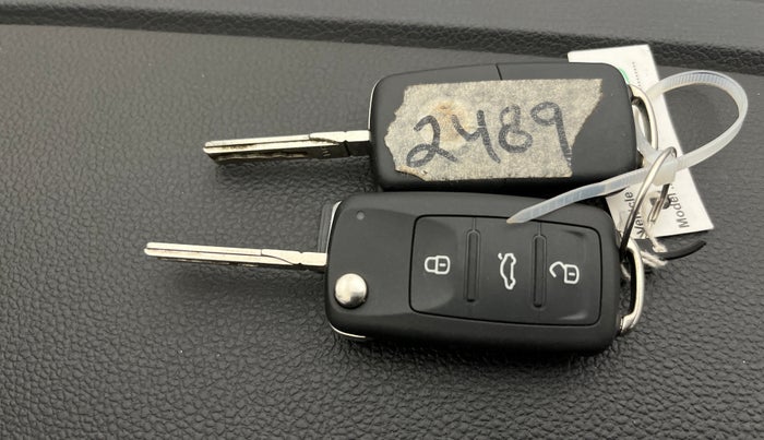 2018 Volkswagen Polo HIGHLINE PLUS 1.0 16 ALLOY, Petrol, Manual, 39,066 km, Key Close Up