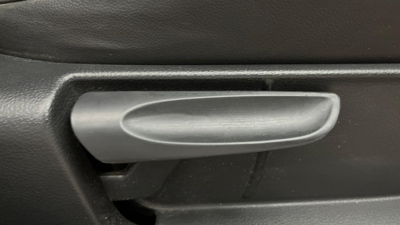 2018 Volkswagen Polo HIGHLINE PLUS 1.0 16 ALLOY, Petrol, Manual, 39,119 km, Driver Side Adjustment Panel