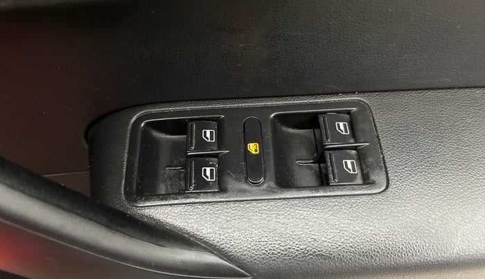 2018 Volkswagen Polo HIGHLINE PLUS 1.0 16 ALLOY, Petrol, Manual, 39,066 km, Driver Side Door Panels Control