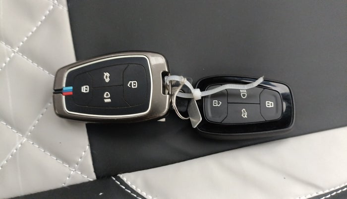 2023 Tata NEXON XZA PLUS LUX SUNROOF DARK DIESEL, Diesel, Automatic, 63,352 km, Key Close Up