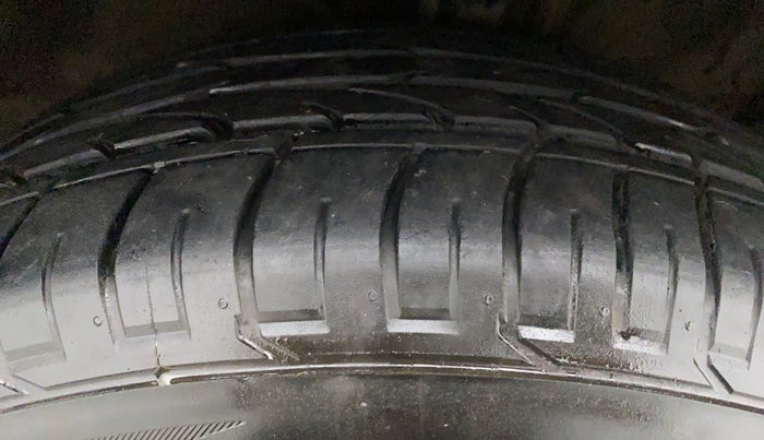 2017 Hyundai Creta 1.6 SX PLUS AUTO PETROL, Petrol, Automatic, 27,291 km, Right Front Tyre Tread