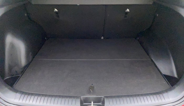 2017 Hyundai Creta 1.6 SX PLUS AUTO PETROL, Petrol, Automatic, 27,291 km, Boot Inside