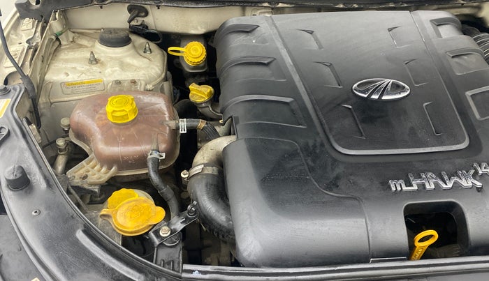 2017 Mahindra XUV500 W9 AT, Diesel, Automatic, 49,973 km, Engine View - Right