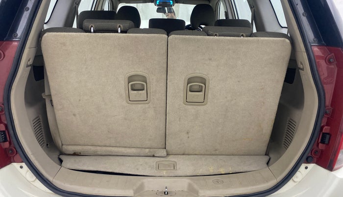 2017 Mahindra XUV500 W9 AT, Diesel, Automatic, 49,973 km, Boot Inside