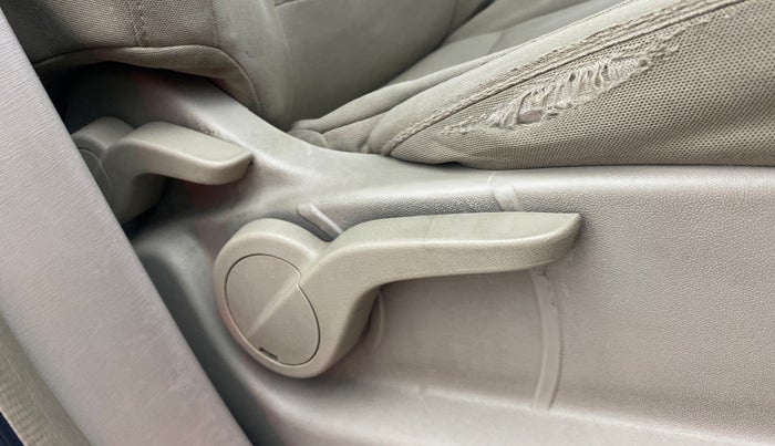 2017 Mahindra XUV500 W9 AT, Diesel, Automatic, 49,973 km, Driver Side Adjustment Panel