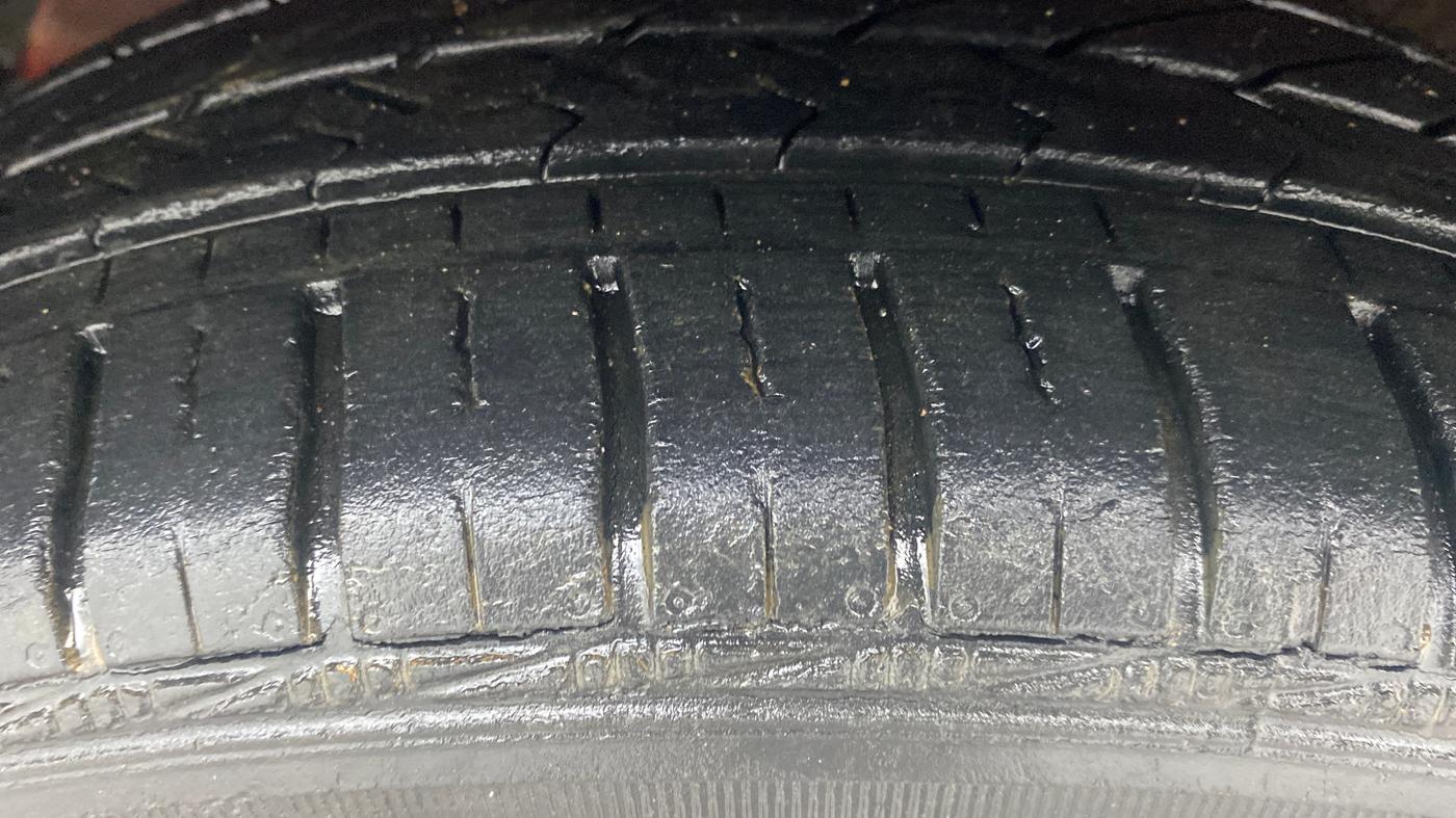2017 Hyundai Xcent S 1.2, Petrol, Manual, 12,760 km, Left Front Tyre Tread