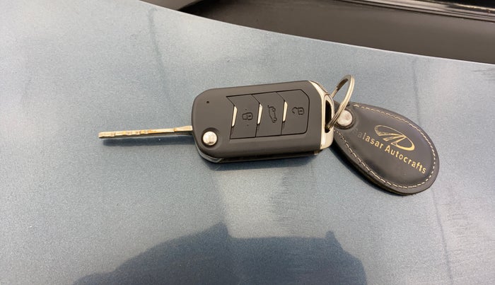 2021 Mahindra MARAZZO M 6 + 7 STR, Diesel, Manual, 15,831 km, Key Close Up