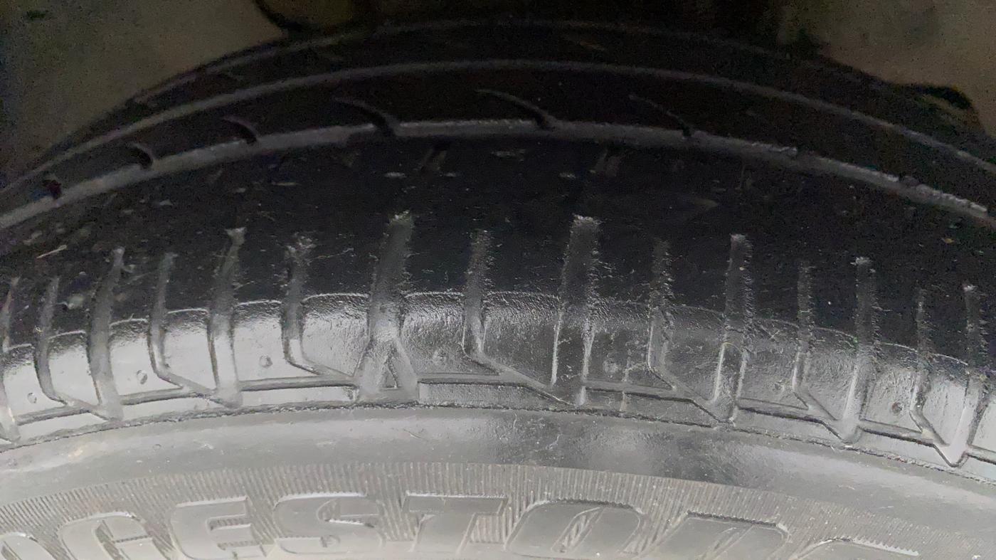 2018 Tata TIGOR XZ (O) DIESEL, Diesel, Manual, 28,349 km, Right Front Tyre Tread