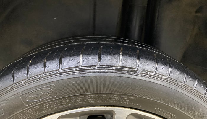 2020 Maruti Ciaz ALPHA 1.5 SHVS PETROL, Petrol, Manual, 40,659 km, Left Rear Tyre Tread