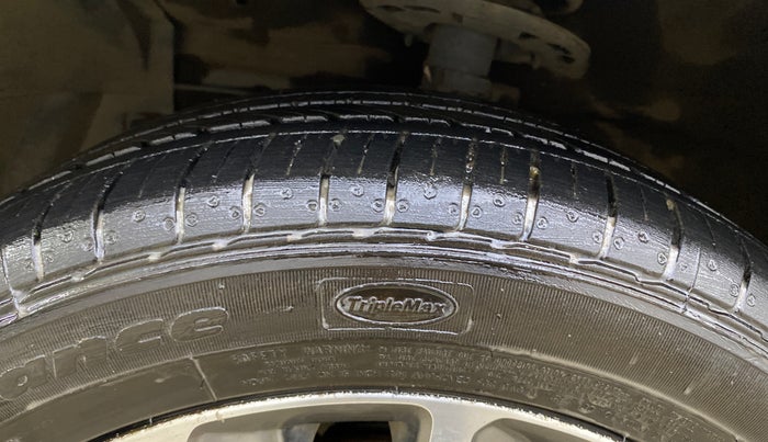 2020 Maruti Ciaz ALPHA 1.5 SHVS PETROL, Petrol, Manual, 40,659 km, Left Front Tyre Tread