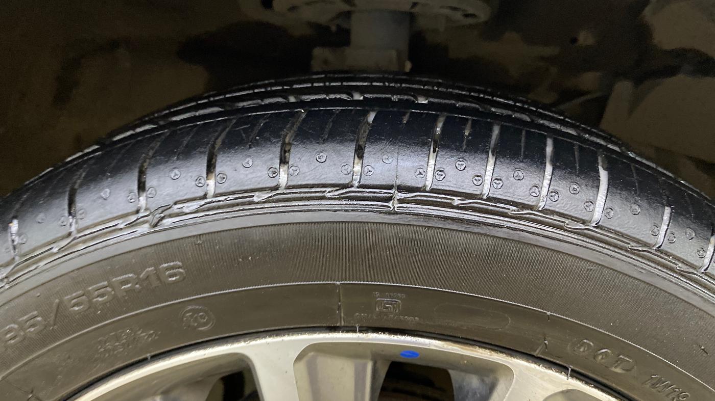 2020 Maruti Ciaz ALPHA 1.5 SHVS PETROL, Petrol, Manual, 40,659 km, Right Front Tyre Tread