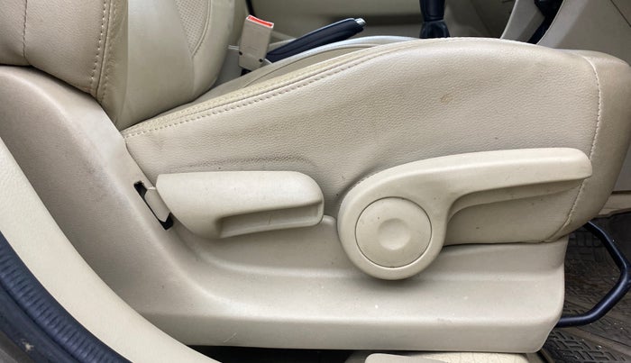 2020 Maruti Ciaz ALPHA 1.5 SHVS PETROL, Petrol, Manual, 40,659 km, Driver Side Adjustment Panel