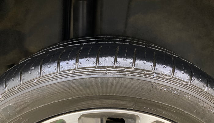 2020 Maruti Ciaz ALPHA 1.5 SHVS PETROL, Petrol, Manual, 40,659 km, Right Rear Tyre Tread