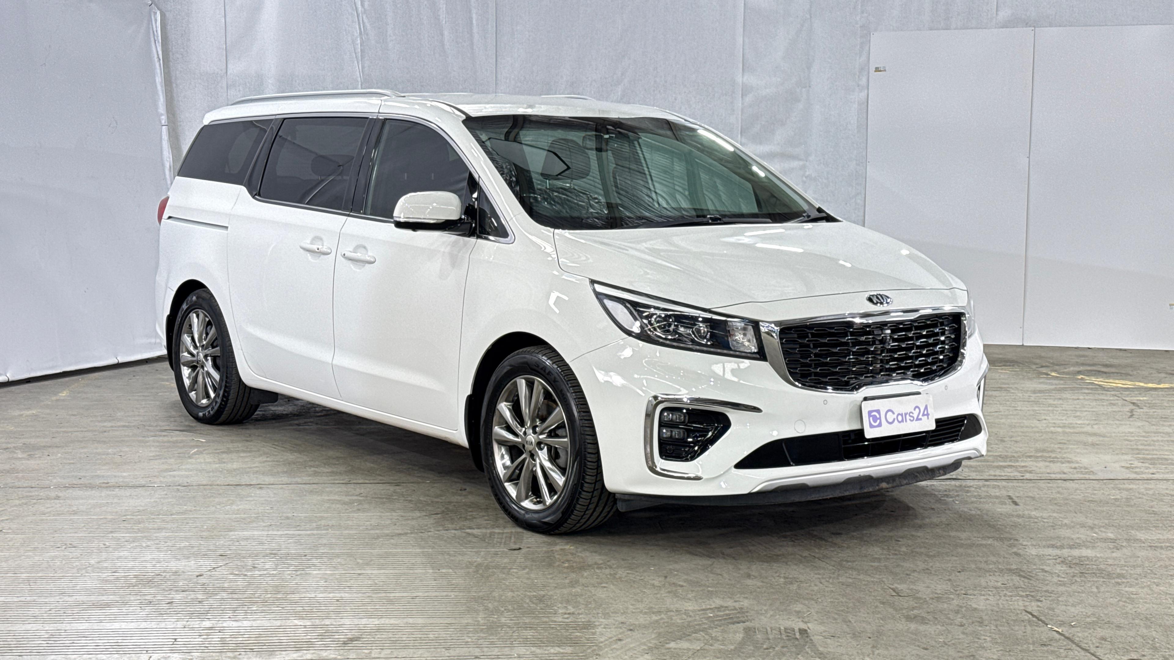 Kia Carnival image