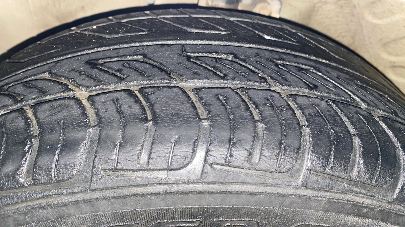 2016 Maruti Celerio ZXI AMT, Petrol, Automatic, 37,783 km, Left Front Tyre Tread