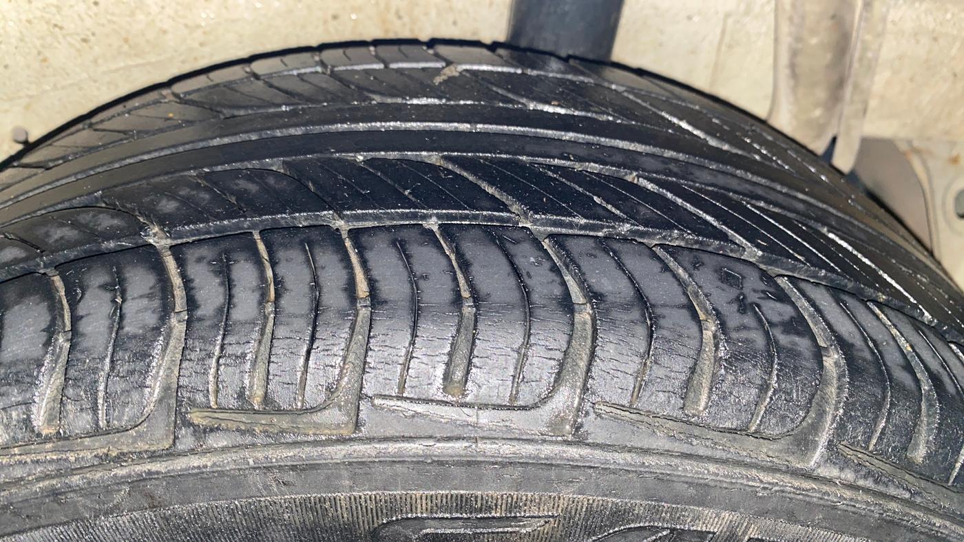 2016 Maruti Celerio ZXI AMT, Petrol, Automatic, 37,783 km, Left Rear Tyre Tread