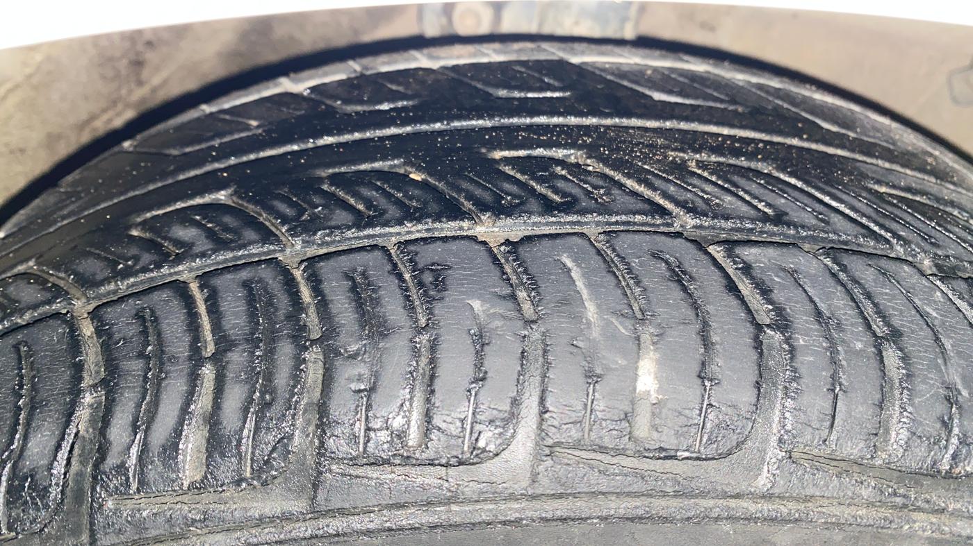 2016 Maruti Celerio ZXI AMT, Petrol, Automatic, 37,783 km, Right Front Tyre Tread