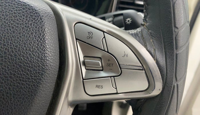 2022 Mahindra XUV300 W8 (O) 1.5 DIESEL, Diesel, Manual, 78,278 km, Adaptive Cruise Control