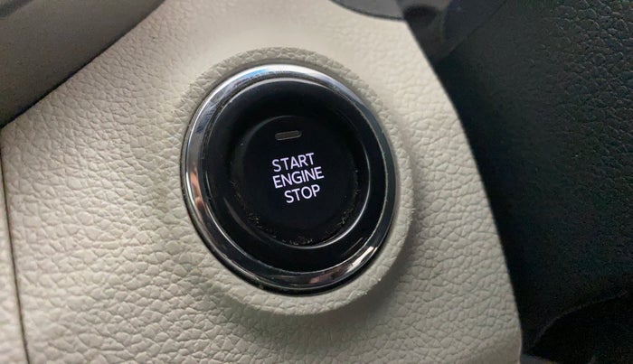 2022 Mahindra XUV300 W8 (O) 1.5 DIESEL, Diesel, Manual, 78,278 km, Keyless Start/ Stop Button