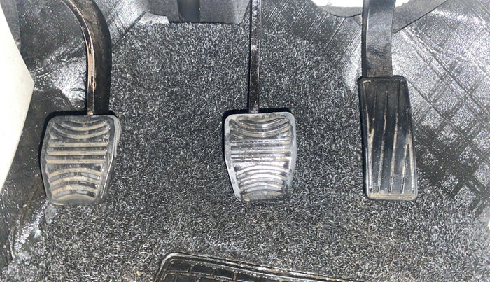 2022 Mahindra XUV300 W8 (O) 1.5 DIESEL, Diesel, Manual, 78,278 km, Pedals