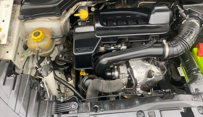 2022 Mahindra XUV300 W8 (O) 1.5 DIESEL, Diesel, Manual, 78,278 km, Engine View - Right