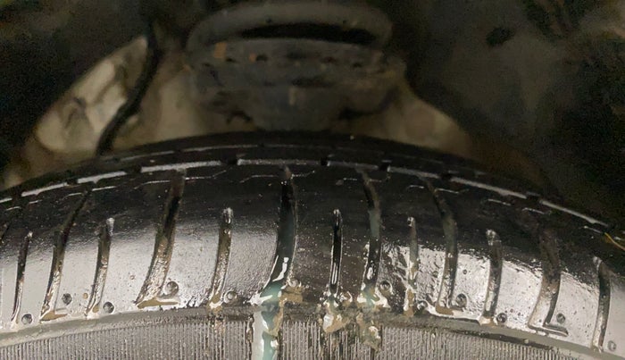 2022 Mahindra XUV300 W8 (O) 1.5 DIESEL, Diesel, Manual, 78,278 km, Left Front Tyre Tread