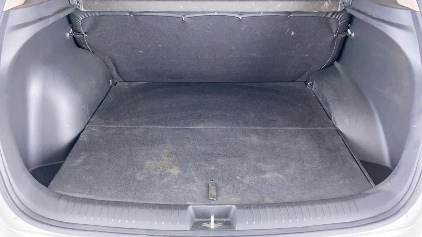 2015 Hyundai Creta 1.6 S, Petrol, Manual, 28,502 km, Boot Inside