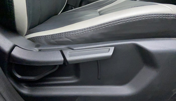 2021 Hyundai VENUE 1.0 TURBO GDI SX+ AT, Petrol, Automatic, 8,137 km, Driver Side Adjustment Panel