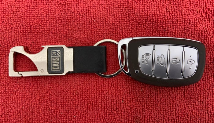 2021 Hyundai VENUE 1.0 TURBO GDI SX+ AT, Petrol, Automatic, 8,137 km, Key Close Up