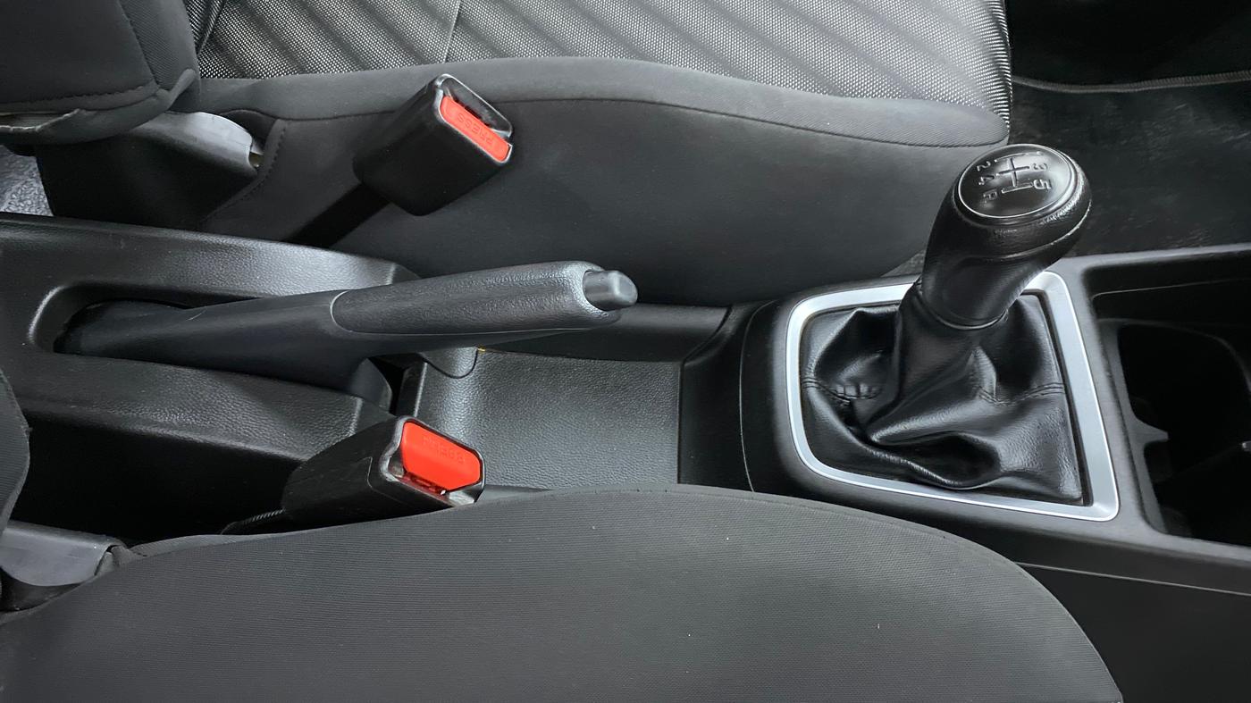 2018 Maruti Swift LXI D, Petrol, Manual, 25,822 km, Gear Lever