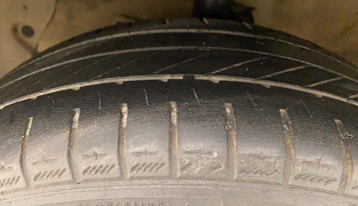 2014 Hyundai Grand i10 ASTA AT 1.2 KAPPA VTVT, Petrol, Automatic, 52,129 km, Left Front Tyre Tread