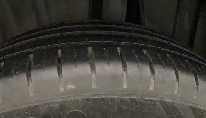 2022 Maruti Baleno ZETA PETROL 1.2, Petrol, Manual, 33,911 km, Left Rear Tyre Tread