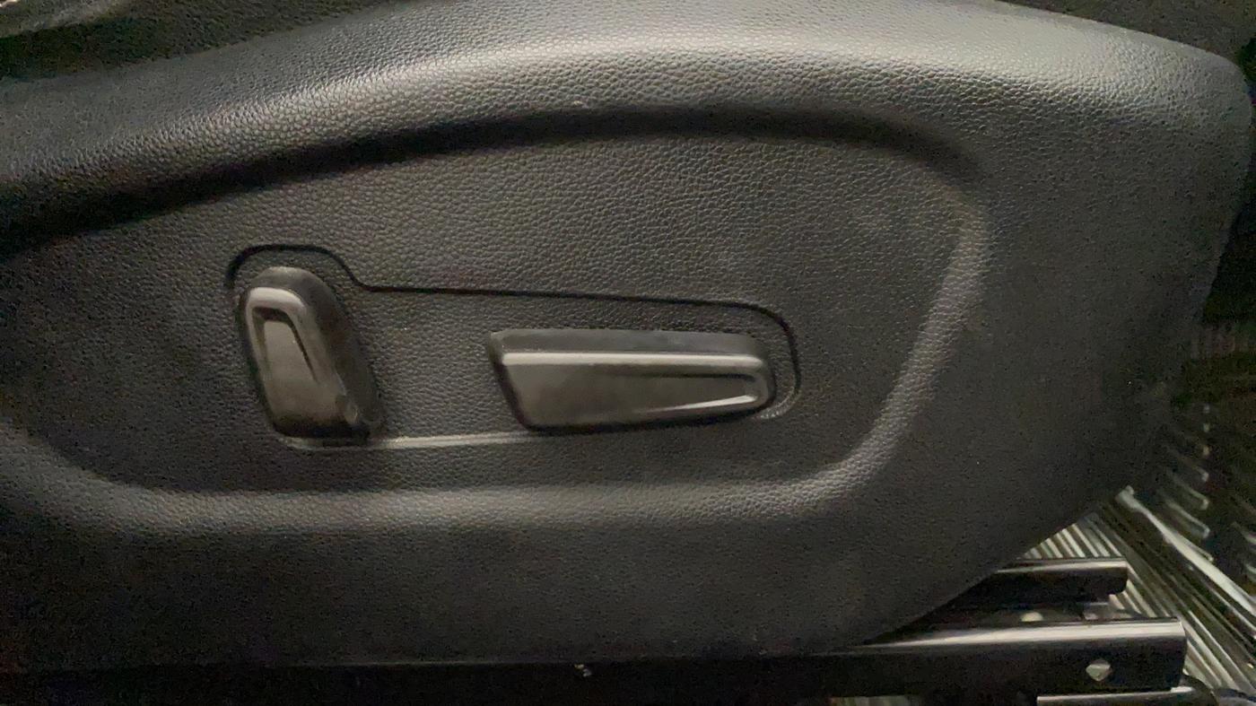 2018 Hyundai Creta SX (O) 1.6 PETROL, Petrol, Manual, 27,420 km, Driver Side Adjustment Panel