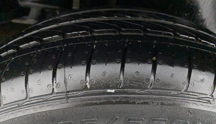 2021 Maruti Ciaz SIGMA 1.5 SHVS MT  PETROL, Petrol, Manual, 11,477 km, Right Rear Tyre Tread