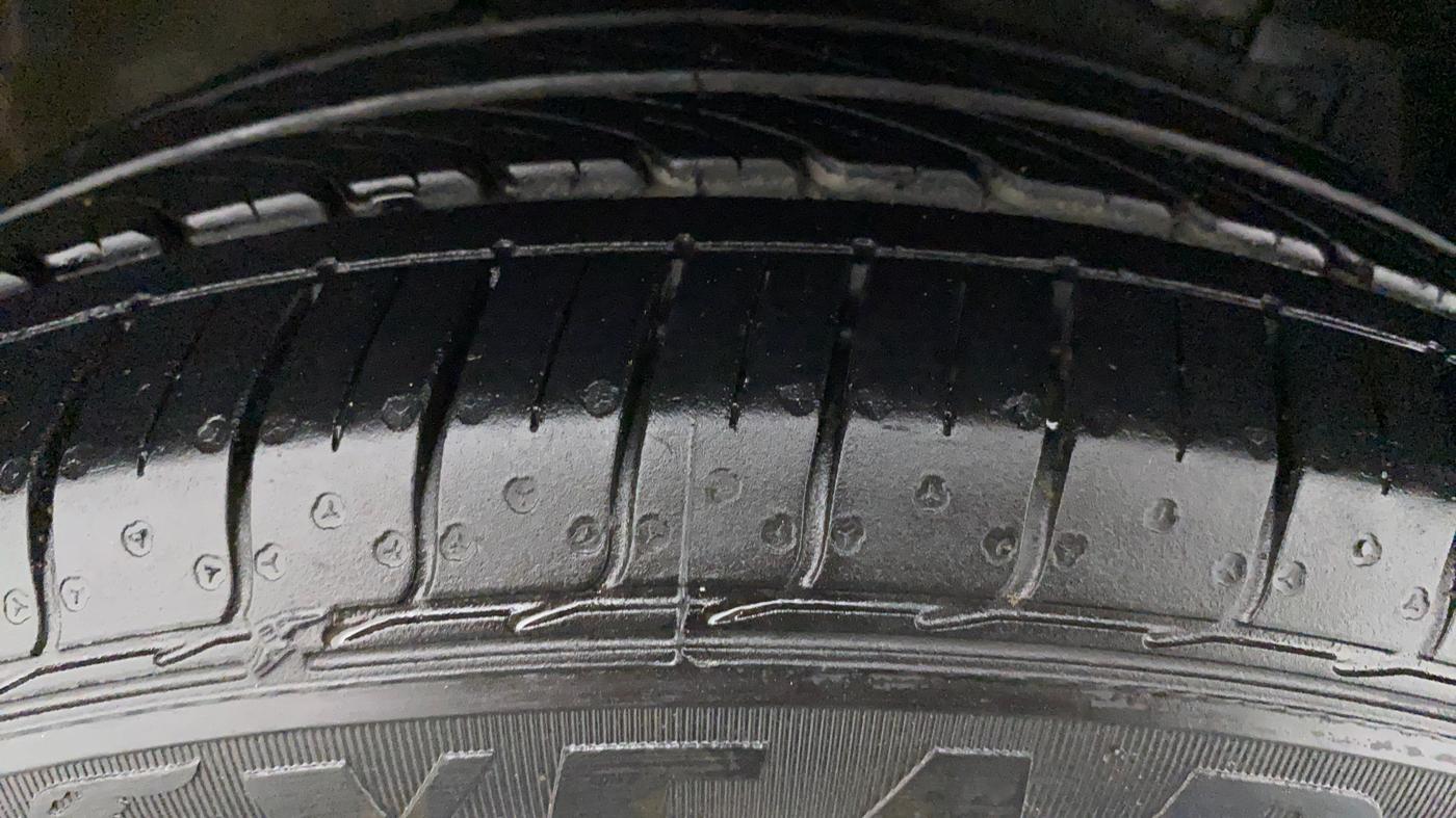 2021 Maruti Ciaz SIGMA 1.5 SHVS MT  PETROL, Petrol, Manual, 11,477 km, Right Front Tyre Tread