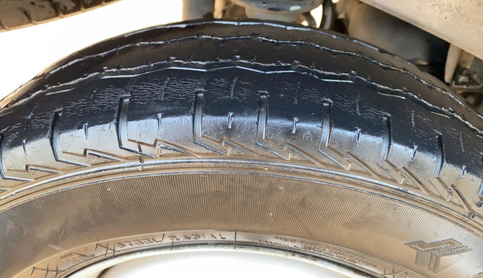 2023 Maruti Eeco 5 STR AC CNG, CNG, Manual, 43,667 km, Right Rear Tyre Tread