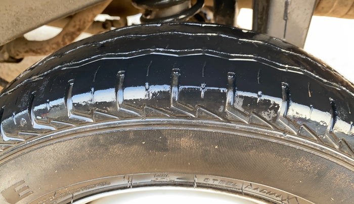 2023 Maruti Eeco 5 STR AC CNG, CNG, Manual, 43,667 km, Left Rear Tyre Tread