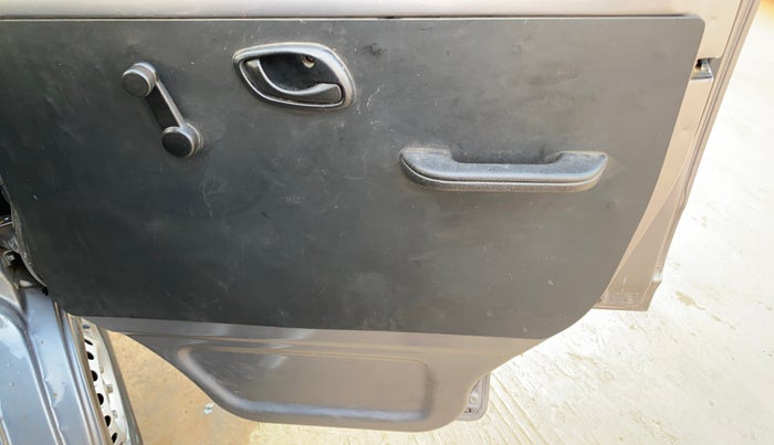 2023 Maruti Eeco 5 STR AC CNG, CNG, Manual, 43,667 km, Driver Side Door Panels Control