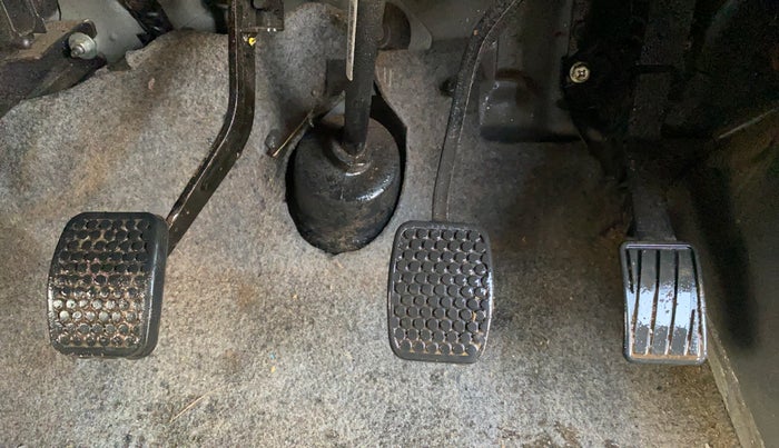 2023 Maruti Eeco 5 STR AC CNG, CNG, Manual, 43,667 km, Pedals