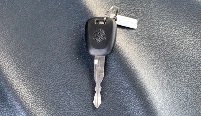 2023 Maruti Eeco 5 STR AC CNG, CNG, Manual, 43,667 km, Key Close Up