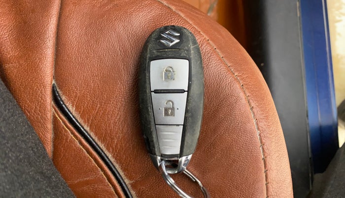 2018 Maruti Baleno ZETA PETROL 1.2, CNG, Manual, 1,42,651 km, Key Close Up